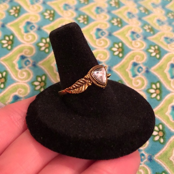 Golden Leaf With Rhinestone Diamond Shape Design Ring - Picture 2 of 11